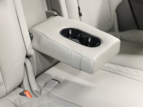 Used 2019 Bentley Bentayga image 86