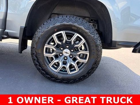 Used 2024 Chevrolet Colorado Z71 w/ Z71 Convenience Package 2 AWD/4WD image 10