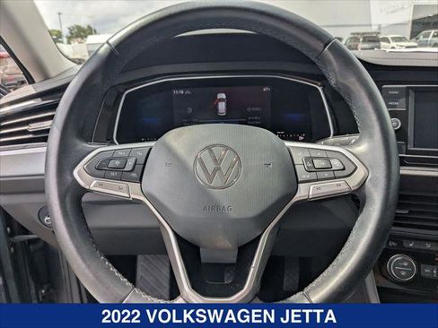 Certified 2022 Volkswagen Jetta SE w/ Panoramic Sunroof Package FWD image 13