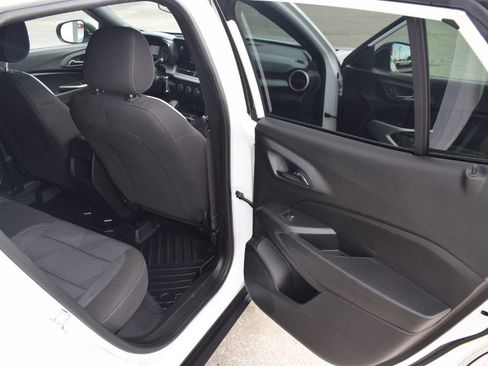 Used 2024 Chevrolet Trax RS w/ Driver Confidence Package FWD image 15
