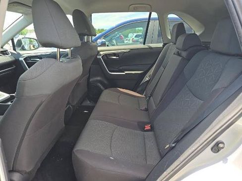 Used 2021 Toyota RAV4 XLE AWD/4WD image 17