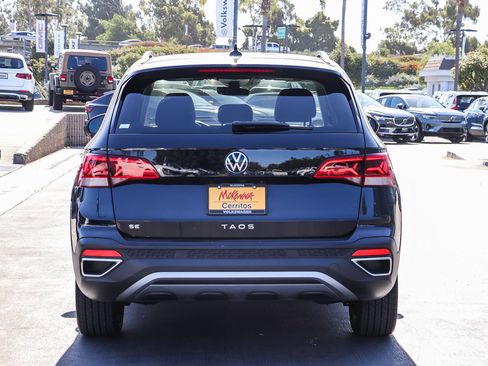 Used 2023 Volkswagen Taos SE FWD image 8