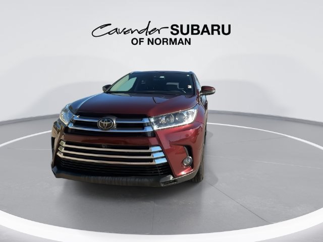 Used 2017 Toyota Highlander Limited Platinum AWD/4WD image 4