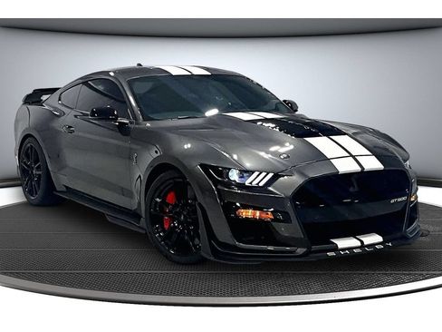 Used 2020 Ford Mustang Shelby GT500 w/ Technology Package RWD image 2