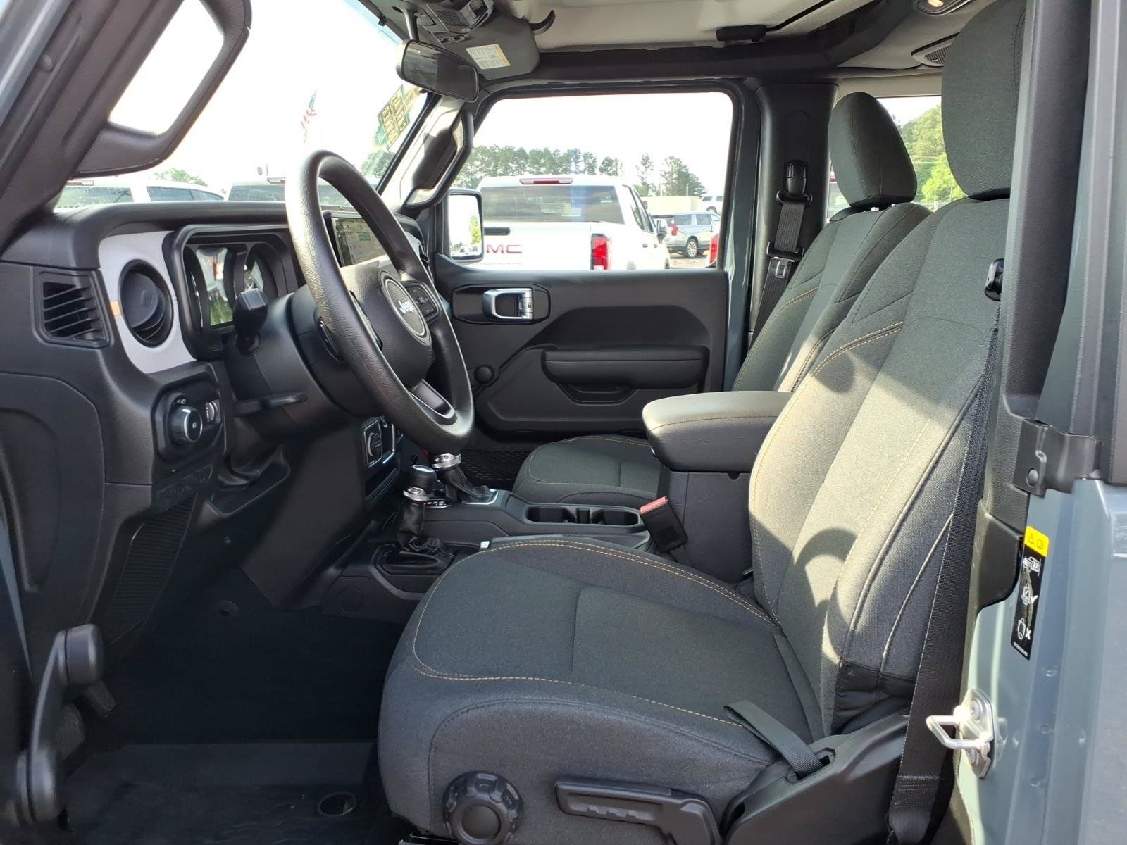 Used 2024 Jeep Wrangler Sport AWD/4WD image 22