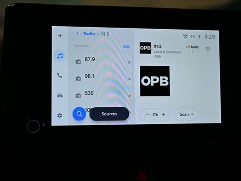 Used 2023 Toyota Corolla LE image 31