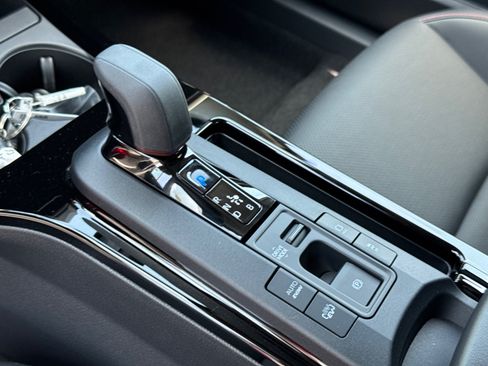 New 2026 Toyota Prius Plug-In Hybrid FWD image 27