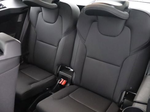 Used 2025 Volvo XC90 B5 Plus image 32