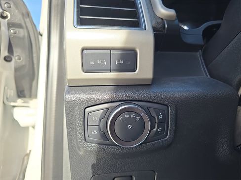 Used 2019 Ford F350 Lariat w/ Lariat Value Package image 26