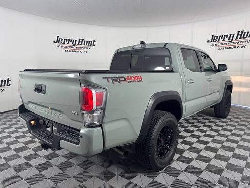 Used 2022 Toyota Tacoma TRD Off-Road w/ Technology Package AWD/4WD image 7