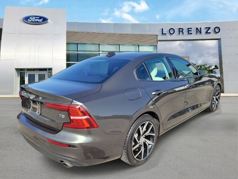 Used 2020 Volvo S60 T5 Momentum FWD image 4