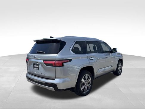 Used 2024 Toyota Sequoia Capstone AWD/4WD image 40