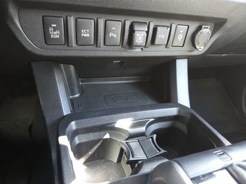 Used 2021 Toyota Tacoma TRD Sport w/ Technology Package AWD/4WD image 17