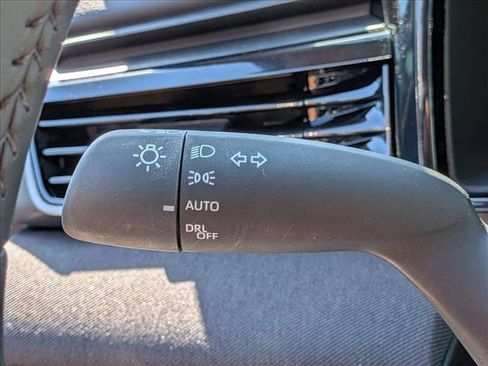 Used 2025 Toyota Camry LE w/ Convenience Package image 8