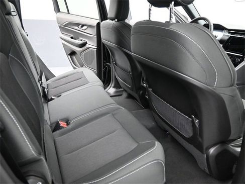 New 2025 Jeep Grand Cherokee Laredo X w/ Luxury Tech Group I image 21