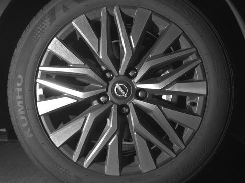 Used 2025 Nissan Altima 2.5 SV image 13