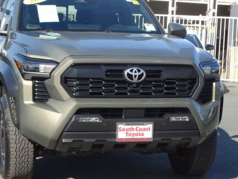 Used 2024 Toyota Tacoma TRD Off-Road image 4