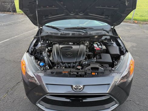 Used 2017 Toyota Yaris iA image 11