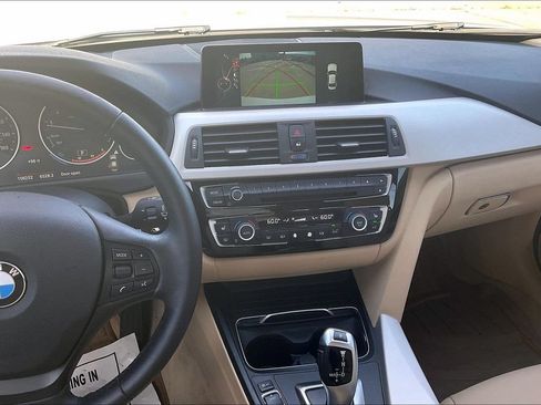 Used 2016 BMW 320i Sedan RWD image 8