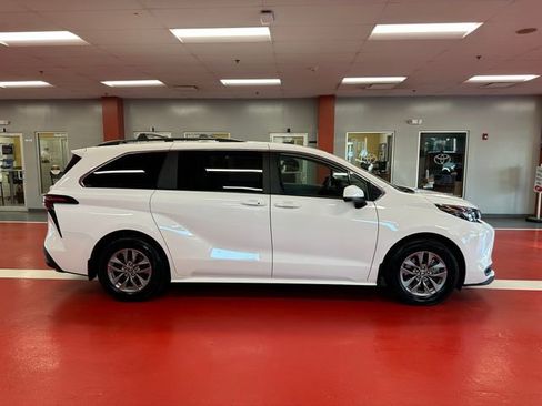 Certified 2025 Toyota Sienna LE w/ LE Plus Package AWD/4WD image 3