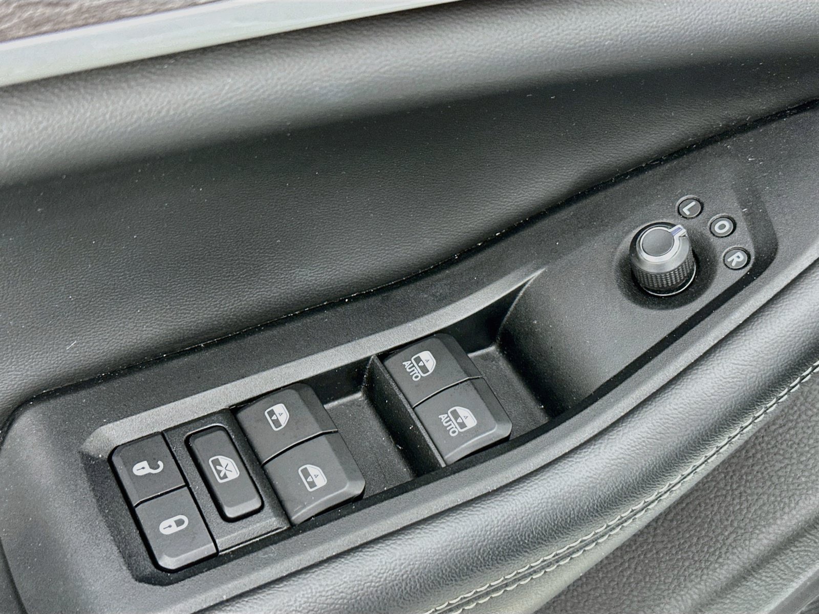 Used 2023 Jeep Grand Cherokee Limited RWD image 18