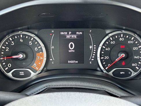Certified 2023 Jeep Renegade Latitude AWD/4WD image 10