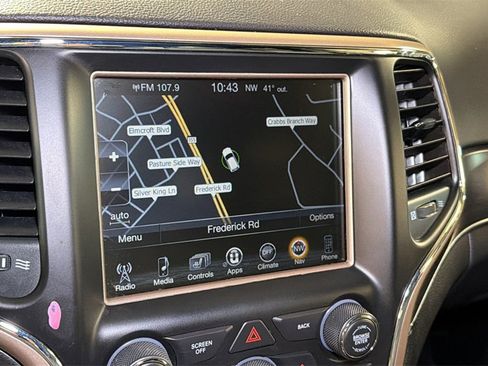 Used 2017 Jeep Grand Cherokee Limited image 28