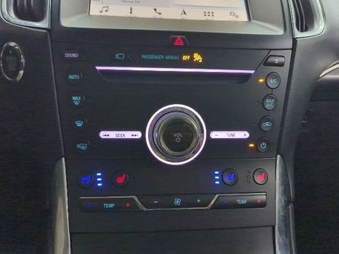 Used 2019 Ford Edge Titanium w/ Equipment Group 301A AWD/4WD image 15