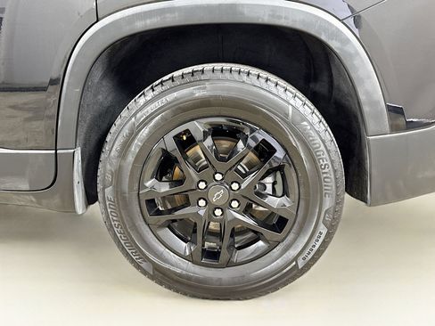 Used 2020 Chevrolet Traverse LT image 34