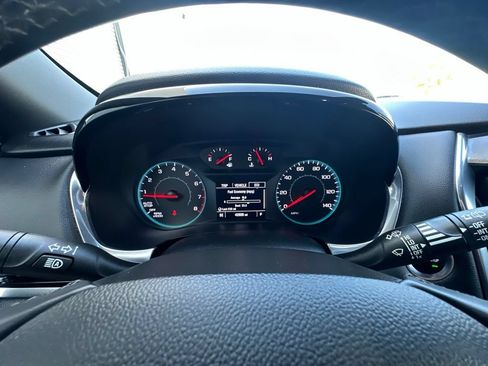 Used 2023 Chevrolet Traverse LT FWD image 26