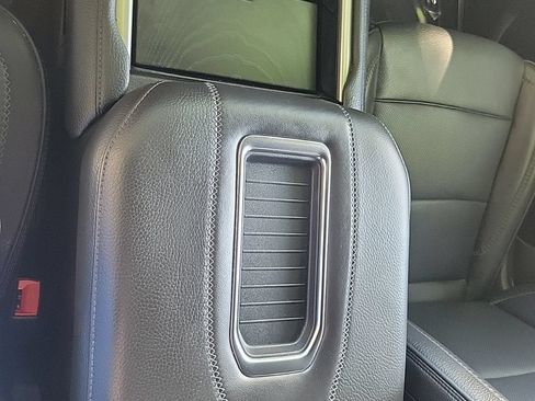 Used 2022 GMC Yukon Denali w/ Denali Premium Package RWD image 24