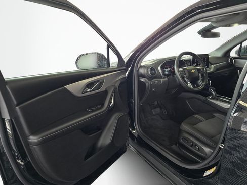 Used 2025 Chevrolet Blazer LT AWD/4WD image 32