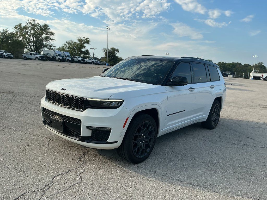 Used 2023 Jeep Grand Cherokee L Summit w/ High Altitude Package AWD/4WD image 1
