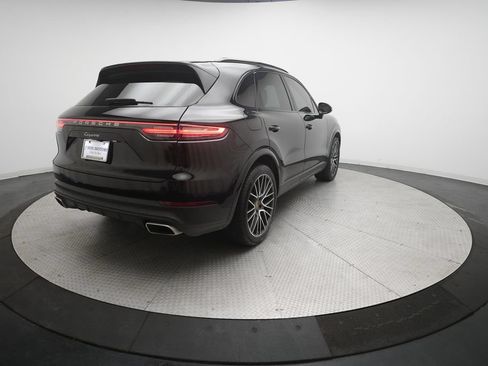 Certified 2022 Porsche Cayenne AWD/4WD image 5