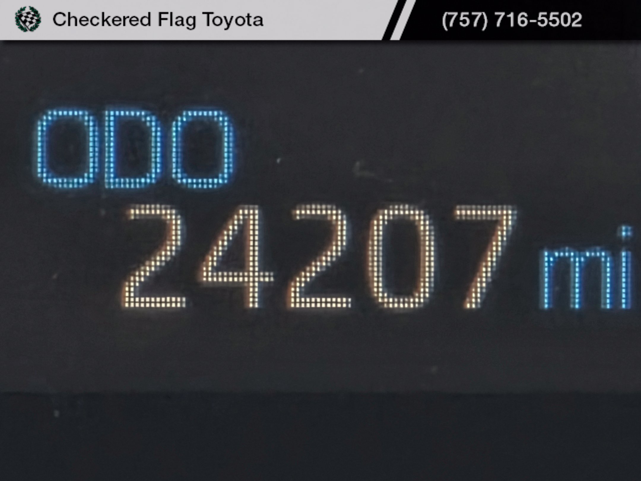 Used 2024 Toyota RAV4 SE w/ Weather & Moonroof Package AWD/4WD image 21