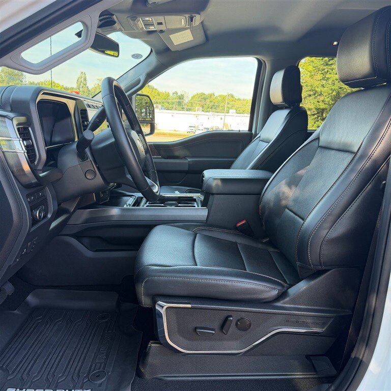 Used 2024 Ford F250 Lariat w/ Black Appearance Package AWD/4WD image 13
