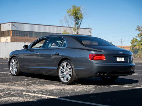 Used 2016 Bentley Flying Spur V8 image 11