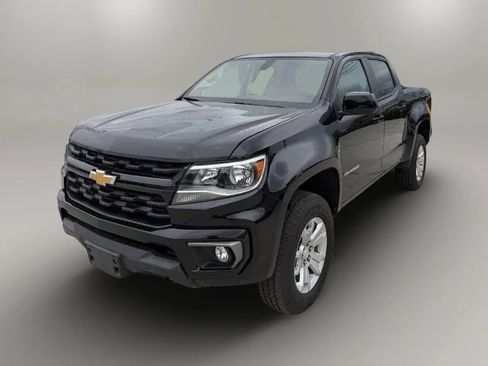 Used 2022 Chevrolet Colorado LT w/ LT Convenience Package AWD/4WD image 3
