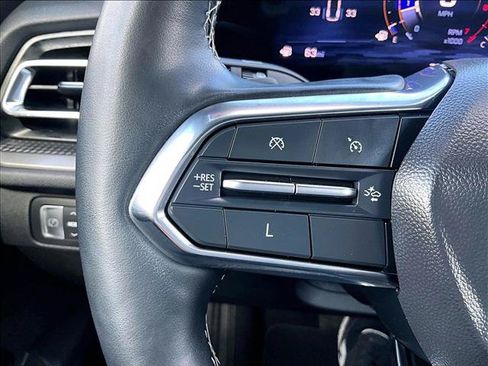 Used 2024 Chevrolet Traverse LT FWD image 20