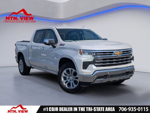Used 2022 Chevrolet Silverado 1500 LTZ AWD/4WD image 2