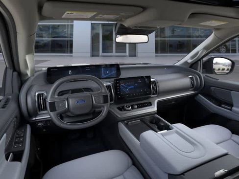 New 2026 Ford Expedition Platinum w/ Driver's Package AWD/4WD image 9