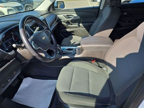 Used 2021 Chevrolet Traverse LT w/ LPO, Floor Liner Package image 9