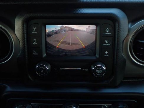 Used 2021 Jeep Wrangler Sport image 17