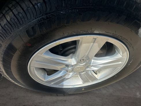 Used 2019 Chevrolet Trax LT FWD image 18