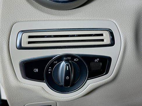 Used 2020 Mercedes-Benz C 300 Sedan image 17