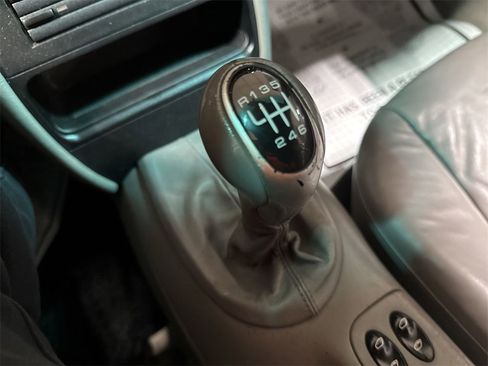 Used 2002 Porsche 911 Carrera 4 image 16