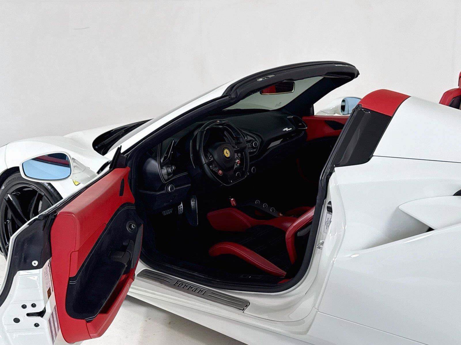 Used 2019 Ferrari 488 Spider RWD image 11