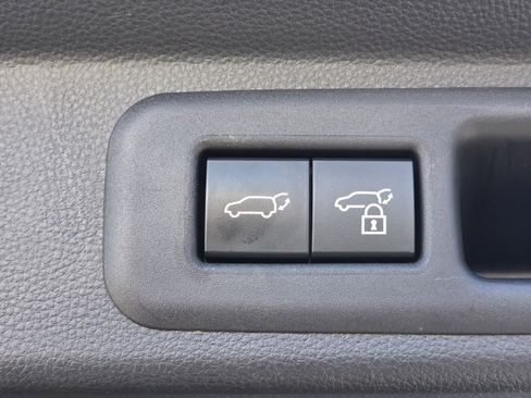 Certified 2024 Toyota Sequoia Platinum image 32