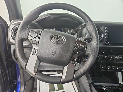 Used 2023 Toyota Tacoma TRD Sport w/ Technology Package AWD/4WD image 15