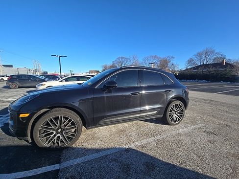 Used 2022 Porsche Macan image 13